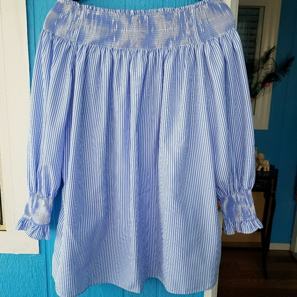 Casting LA Tops - Cute Tops Long Sleeve Light Blue and White Sz L